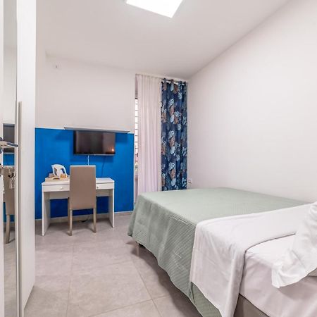 Cozy Enna Rooms - Metro Re Di Roma Exterior foto